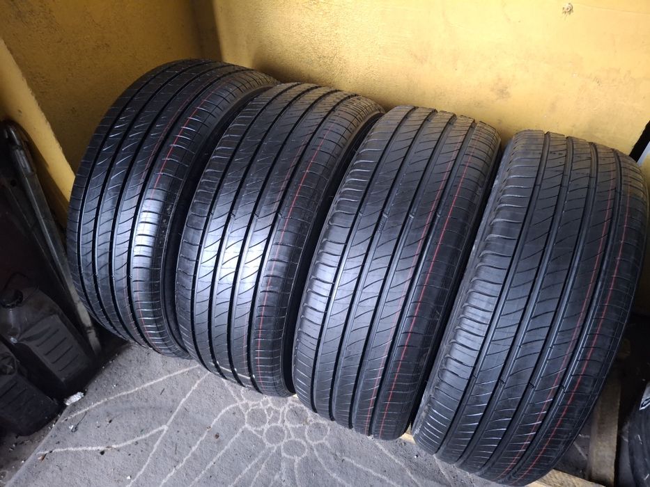 235 55 19 Michelin DOT 2021 vara NOI