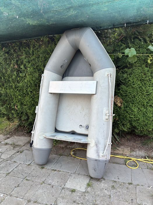 Надуваема лодка за риболов