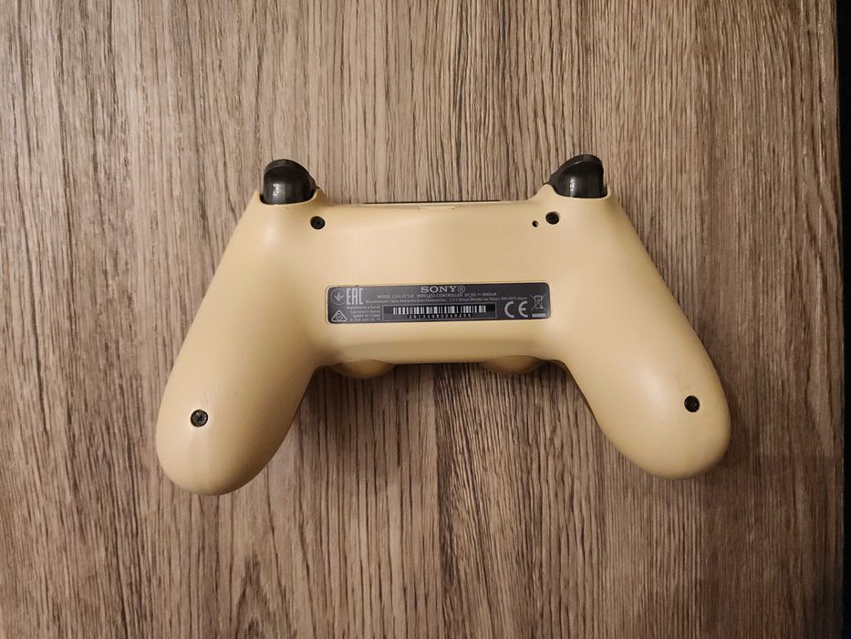 Controller (maneta) Dualshock 4 Gold pentru PlayStation 4 (PS4)