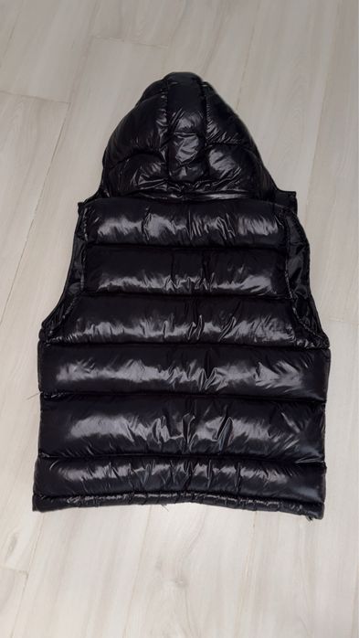 vesta moncler