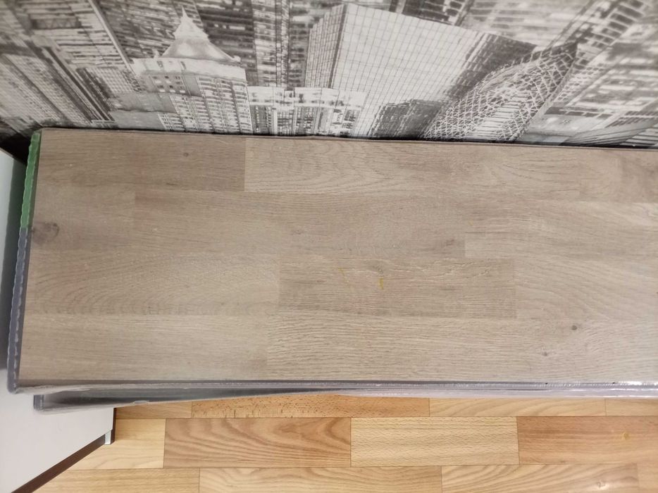 Ламиниран паркет 25 m2 8m, чисто нов. 200€