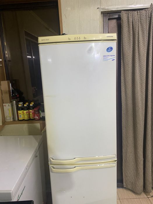 Продается холодильник Samsung