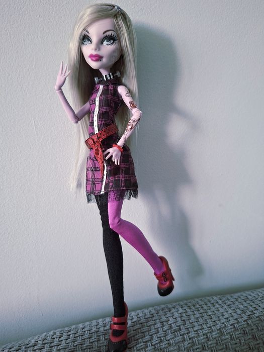 Оперетта Monster high продажа /обмен