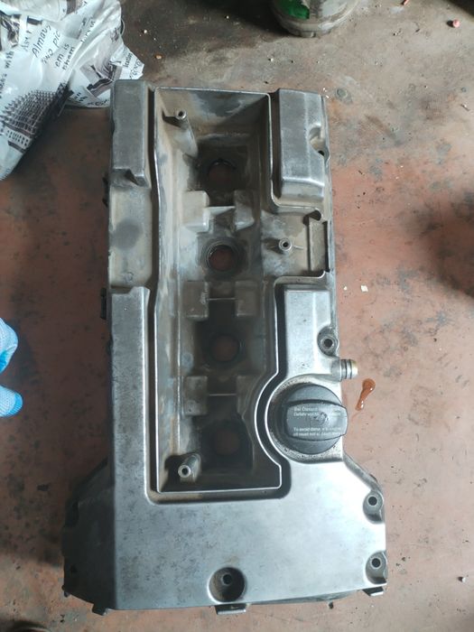 Клапанная крышка мерседес  м111