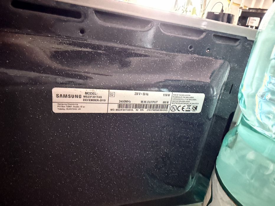 Samsung MS23F301TAS cuptor cu microunde argintiu in stare foarte buna