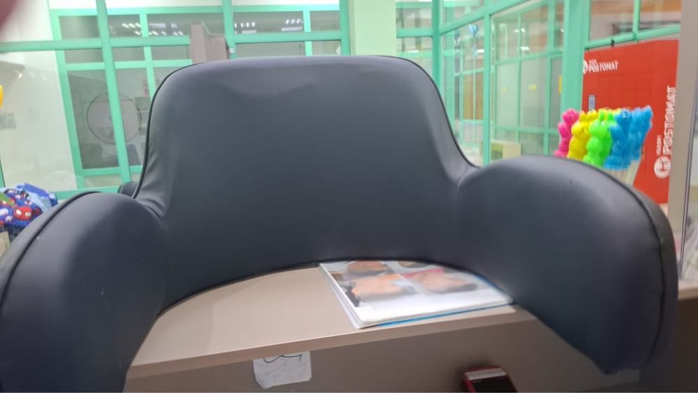 Продам парикмахерское кресло