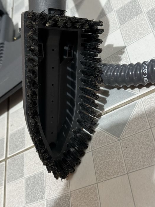 Aparat de curatat cu aburi