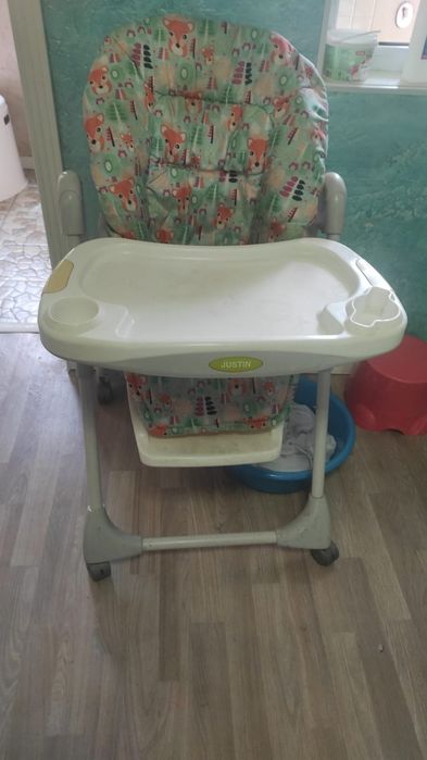 Продам стульчик для кормления.