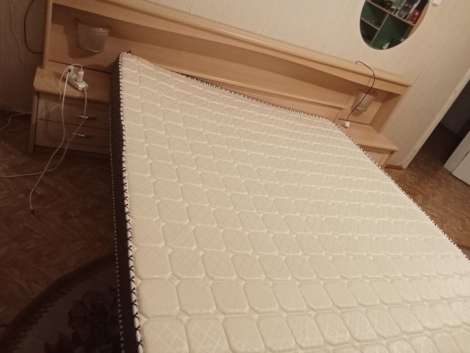 Продам двуспальный матрас новый