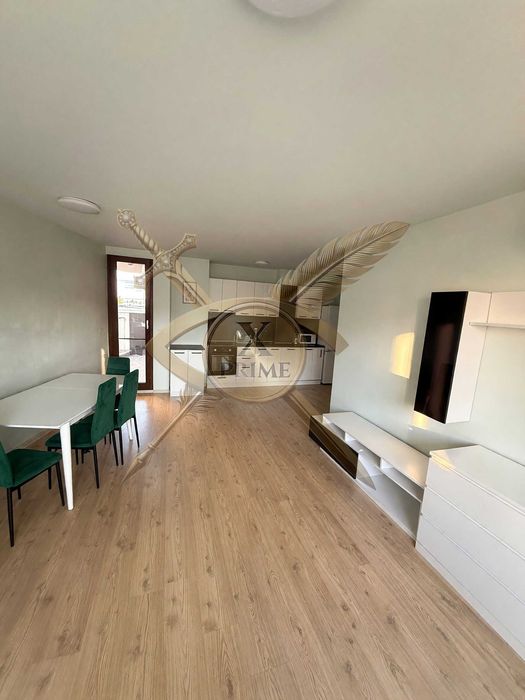 Дава се под наем Четиристаен апартамент в Варна, Бриз - 145 кв.м за 1200 € - Снимка #1