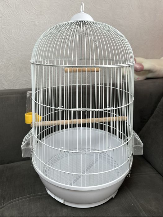 Клетка для попугая (не маленькая)