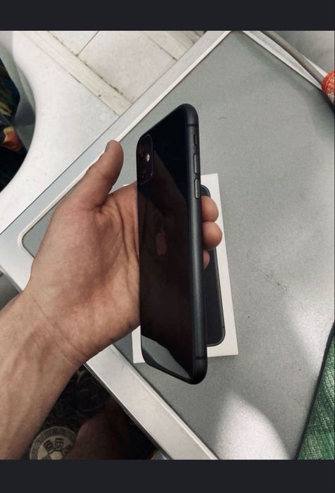 Продам айфон 11 64 гб