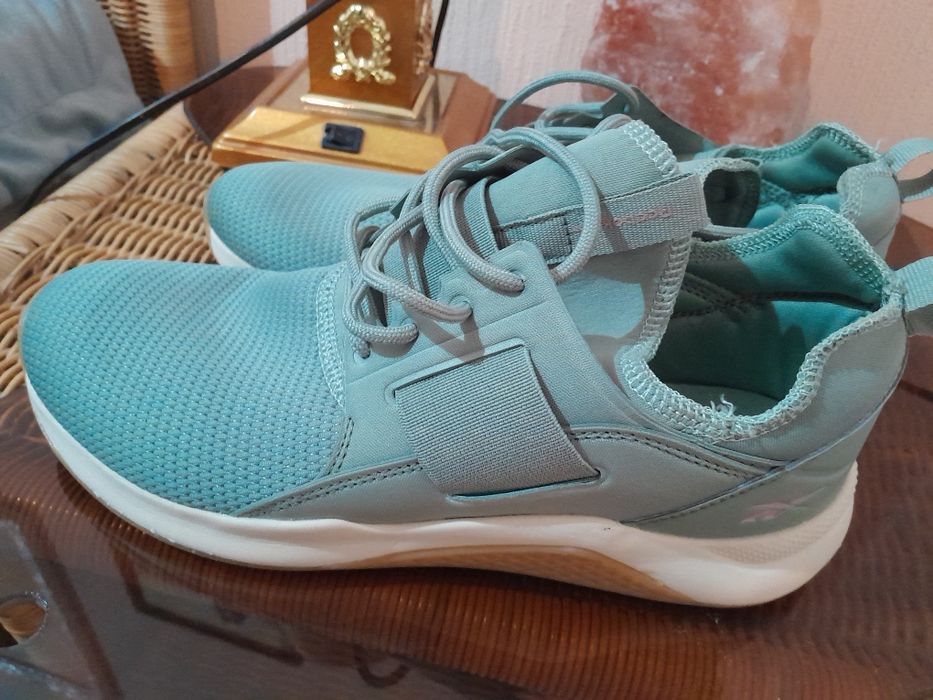 Reebok  - Кроссовки для бега, 40-41 размер