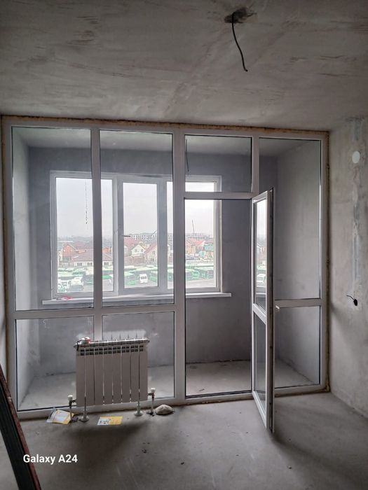 Пластиковое окно с дверью