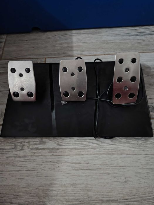 Vând volan Gaming