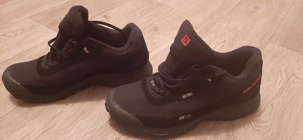 Продаю кроссовки