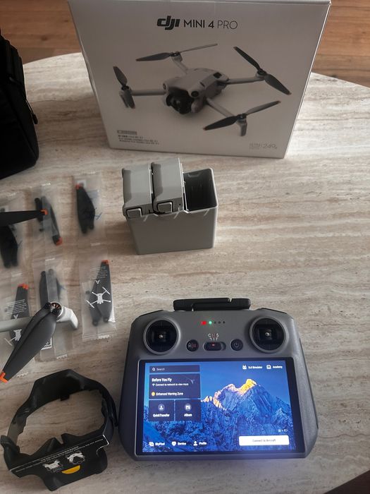 DJI Mini 4 Pro Fly More Combo
