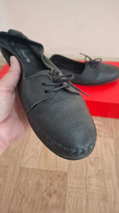 Женский туфли продается.