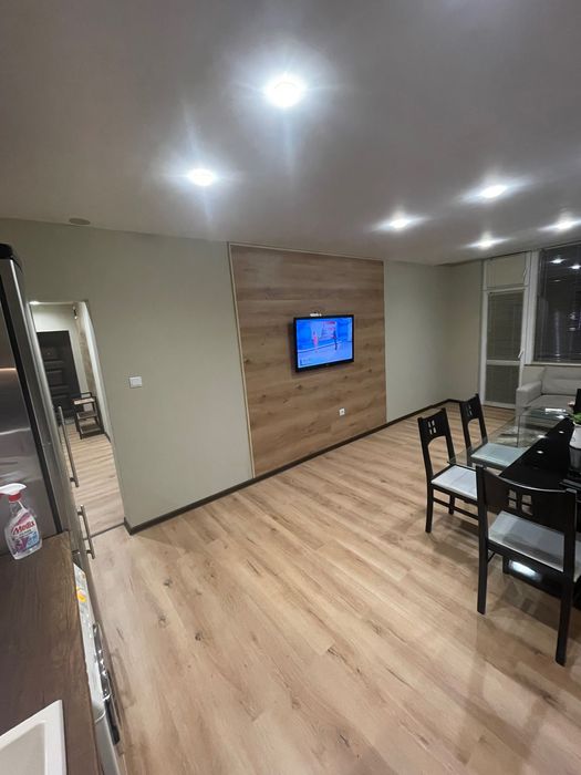 Дава се под наем Тристаен апартамент в Пазарджик, Ставропол - 85 кв.м за 306 € - Снимка #20