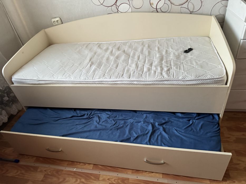 Продам раздвижную кровать
