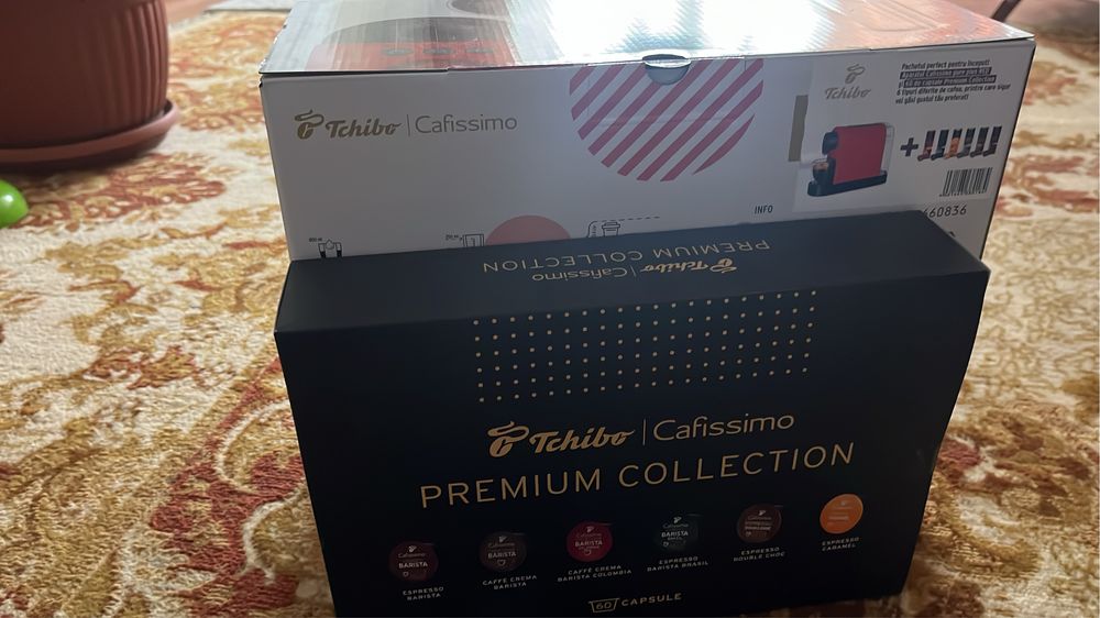 Aparat cafea tassimo cu 10 pachete de capsule