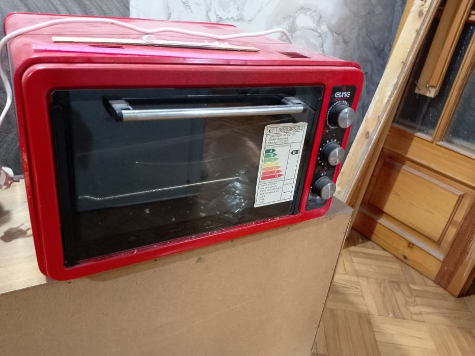 Продается духовой шкаф электрический