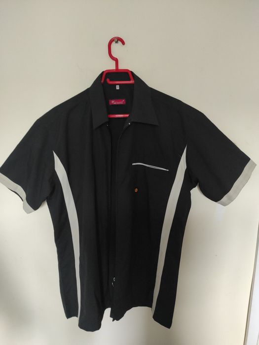 Cămăși cu mânecă scurtă și lungă modele diferite, culori diferite