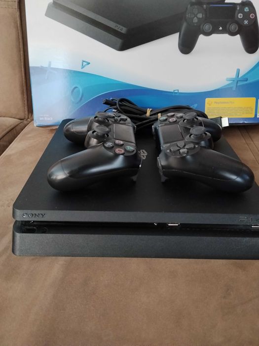 Playstation 4 slim