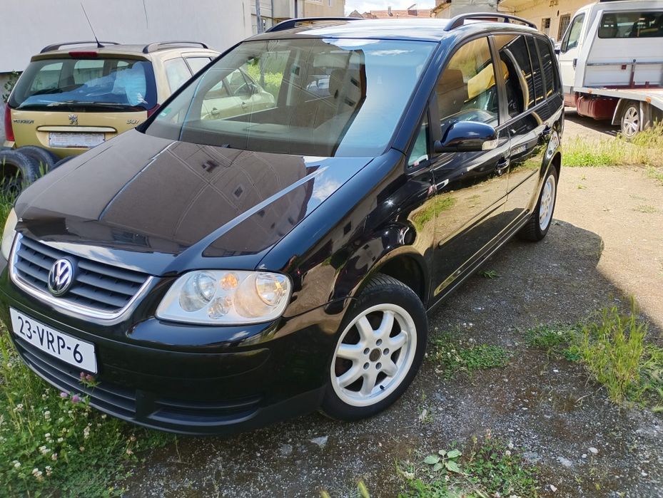 Vw touran din 2006 de 1,6( Mpi) de 105 cp euro 4 stare foarte bună de funcționare preț 1190 euro
