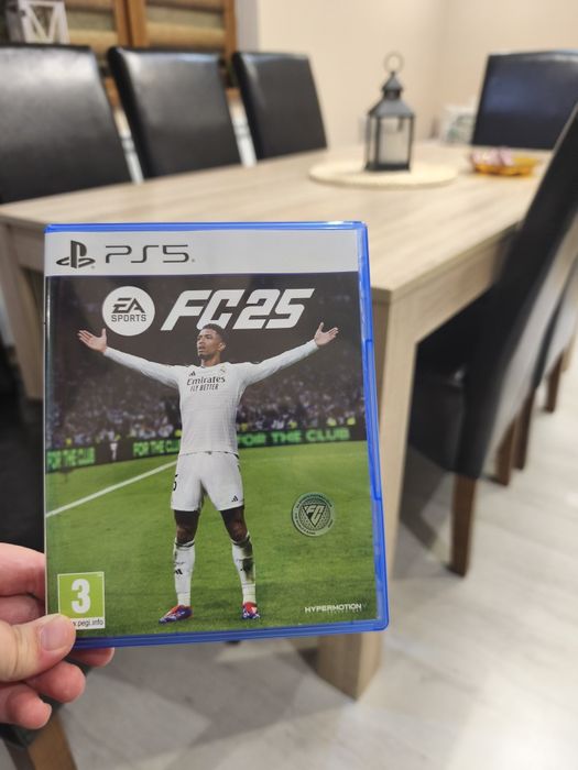 FC25 PS5 като нова