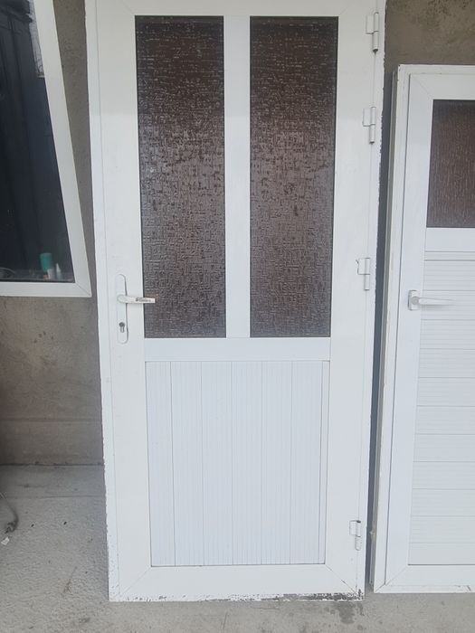 Алюминевые двери