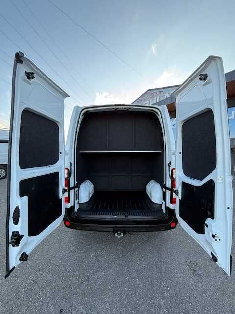 Flota de vanzare Renault Master 8+1 2024 Tva Deductibil