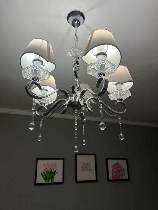 Продам Люстру. Торг Уместен