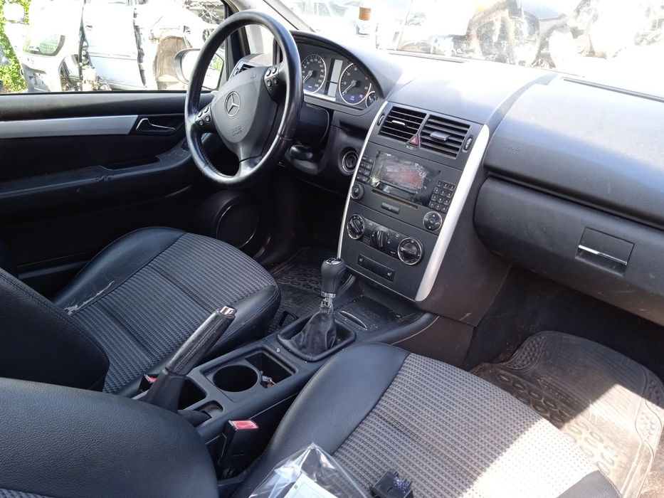 Мерцедес А170 W169 1.7 бензин. Само на части