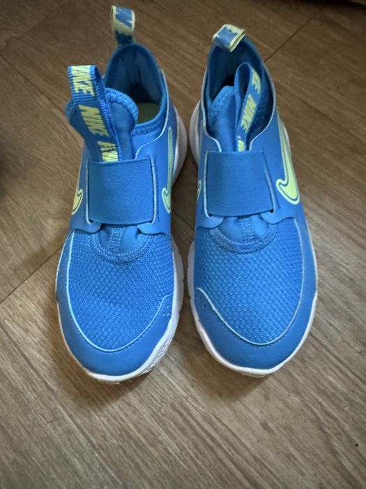 Nike nr 31,5 si nr 29,5 (2 perechi)