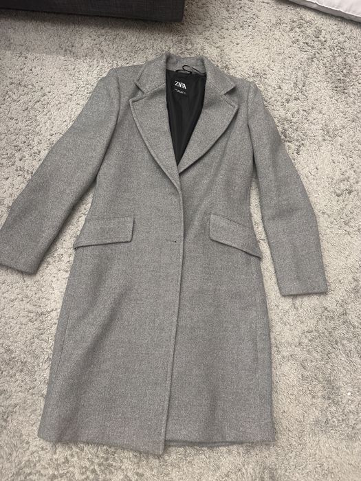 Пальто Zara серое, классическое
