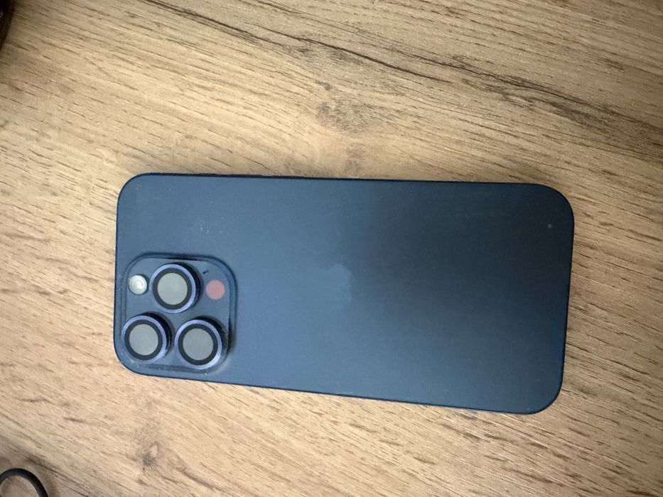 Iphone 15 pro 300000