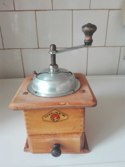 Японска кафемашина ,голяма мелница за кафе и медна кана.