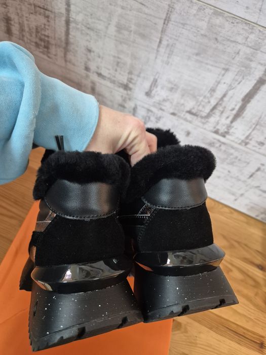 Кроссовки зимние