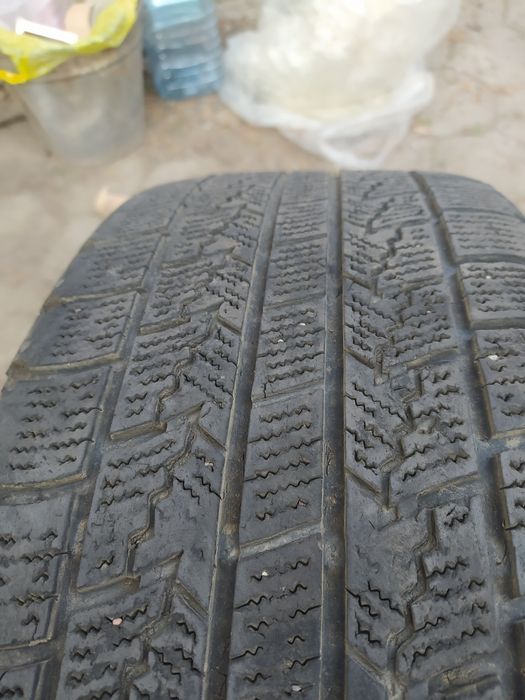 Продам шины один балон R-17