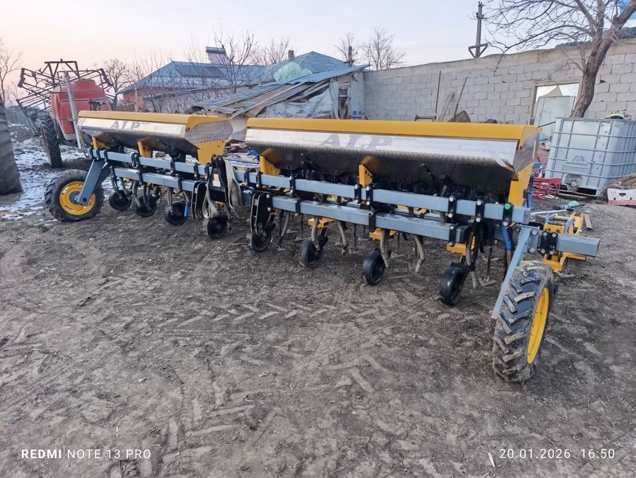 Prășitoare 8 randuri 9 secții buncar inox alp Gaspardo 2017 dezmembrez