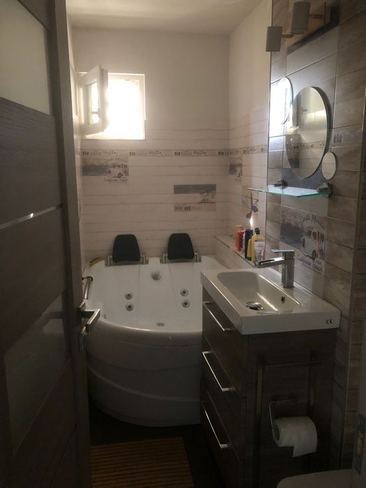 Închiriez apartament cu 3 camere 7 Noiembrie