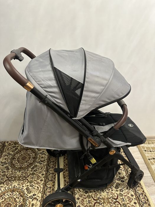 Продаю коляску срочно