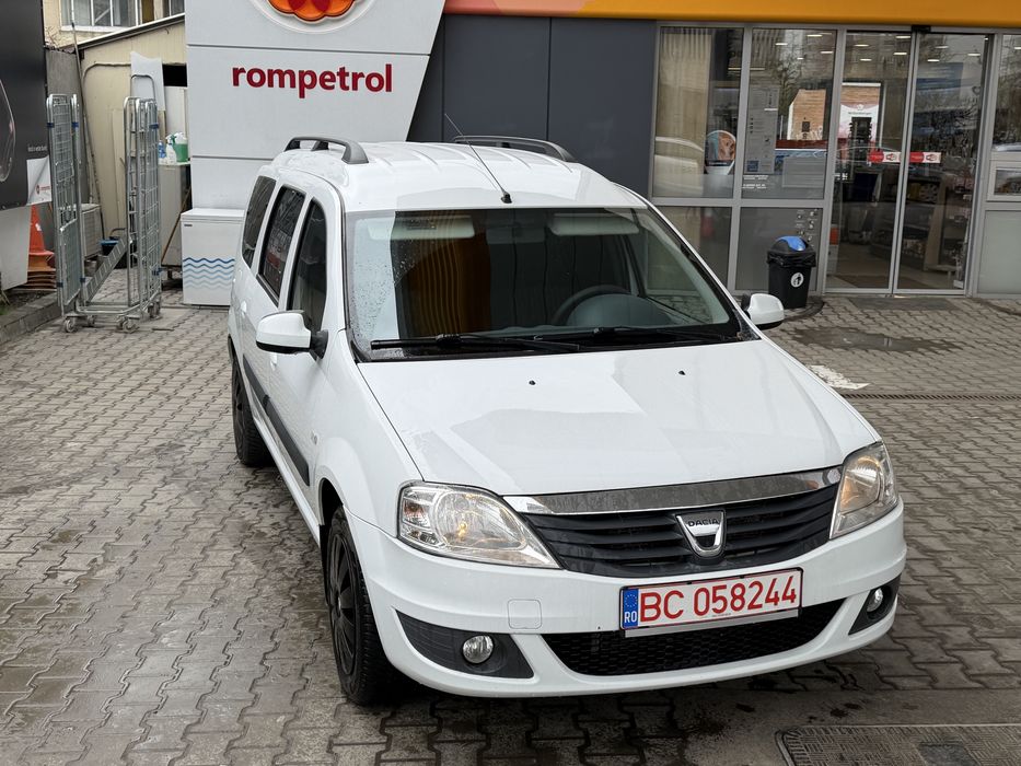 DACIA LOGAN MCV 7 locuri an 2012 motor 1600 benzina