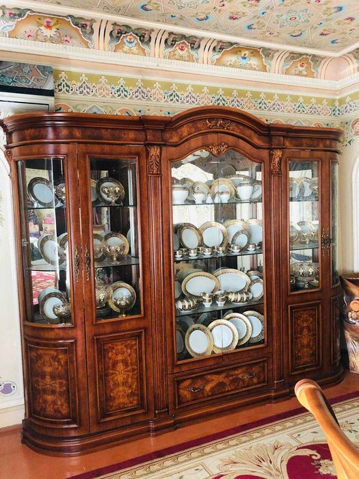 Мебел горка хитойики стол стул Этиқод мебел фирманики енгиде турипти