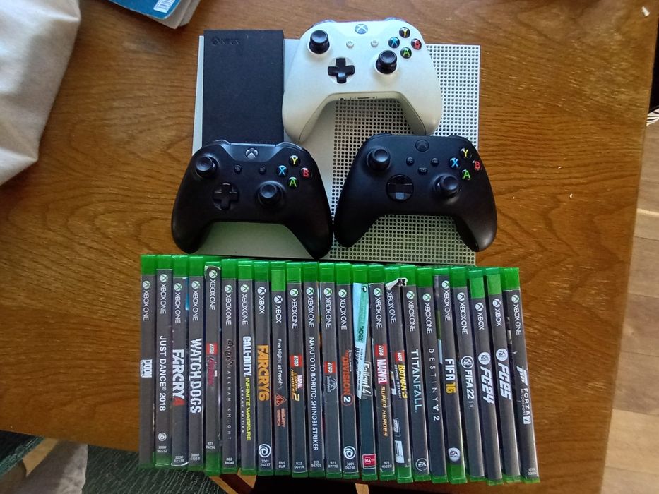 Vând Xbox One S 23 de jocuri. Ridicare personală în Constanța.