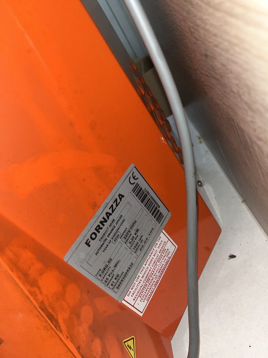 Професионална машина за портокалов фреш – FORNAZZA