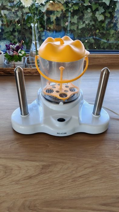 Aparat pentru preparate hot dog