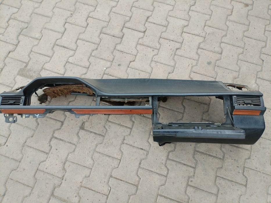 Торпедо панель для Мерседес 124