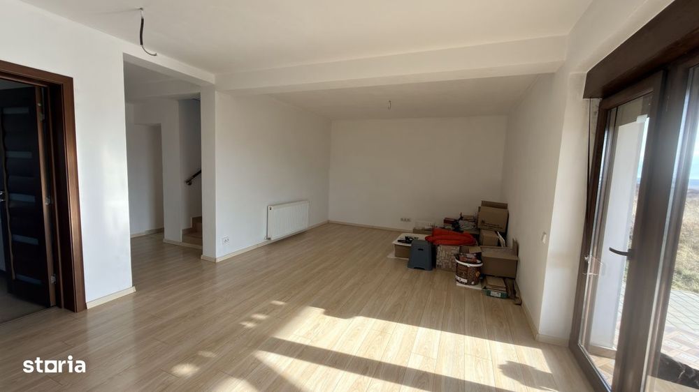 Casa 5 camere + teren 372mp cartier Bavaria